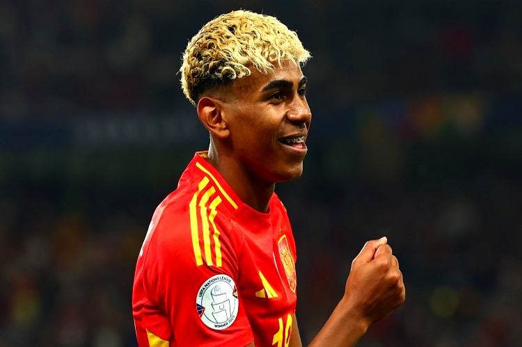 里程碑夜巴塞罗那豪取连胜，葡超赛后刷纪录，话题不断，控场能力受关注的简单介绍